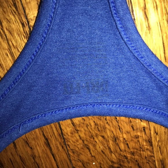 NIKE women’s athletic tank - Picture 3 of 4